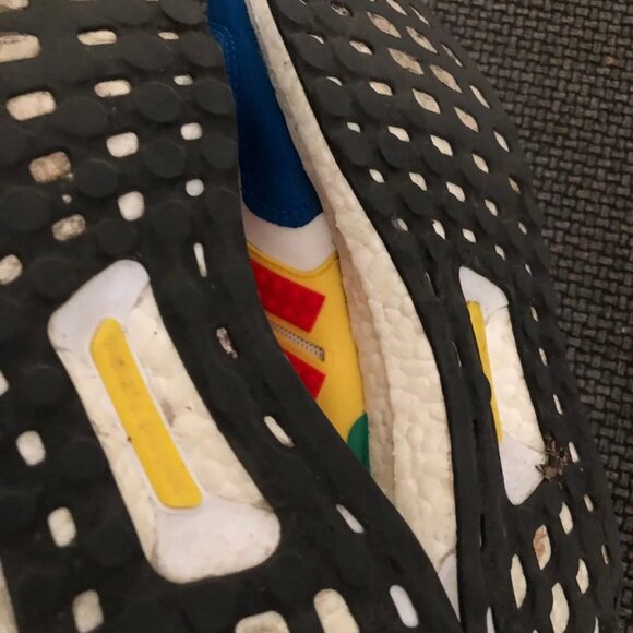 ADIDAS x LEGO Ultraboost Running Shoes Kids Youth 7 GV7732 Sneakers - Picture 10 of 11